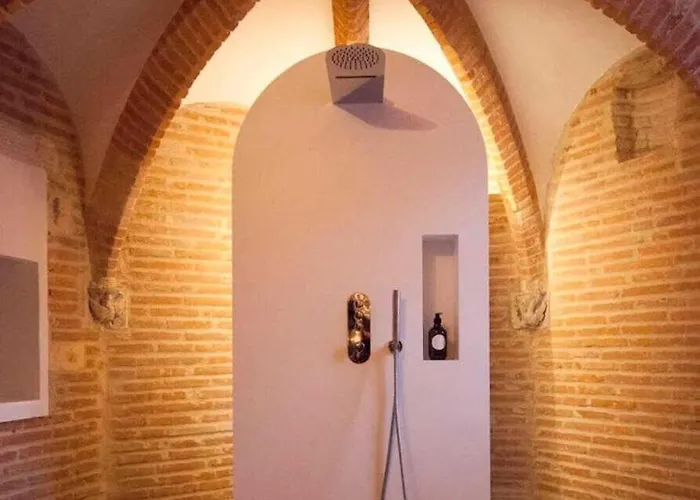 La Tour Du Capitole *