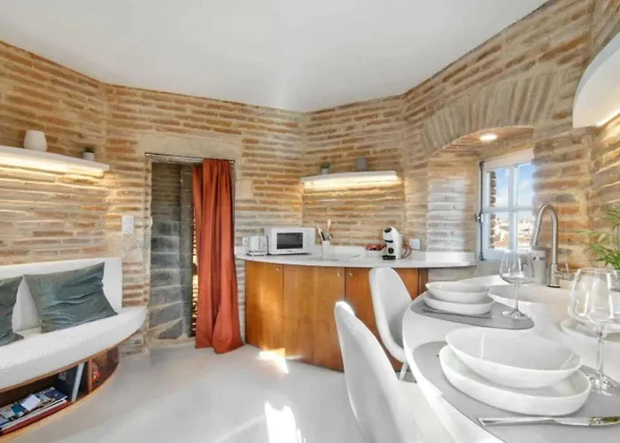 La Tour Du Capitole *